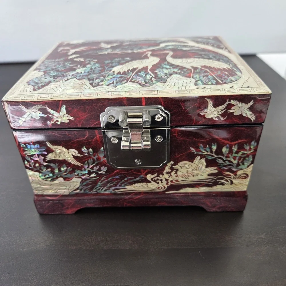 Korean Najeon Chilgi Lacquer Jewelry/Music Box With Mother Of Pearl Crane Motif